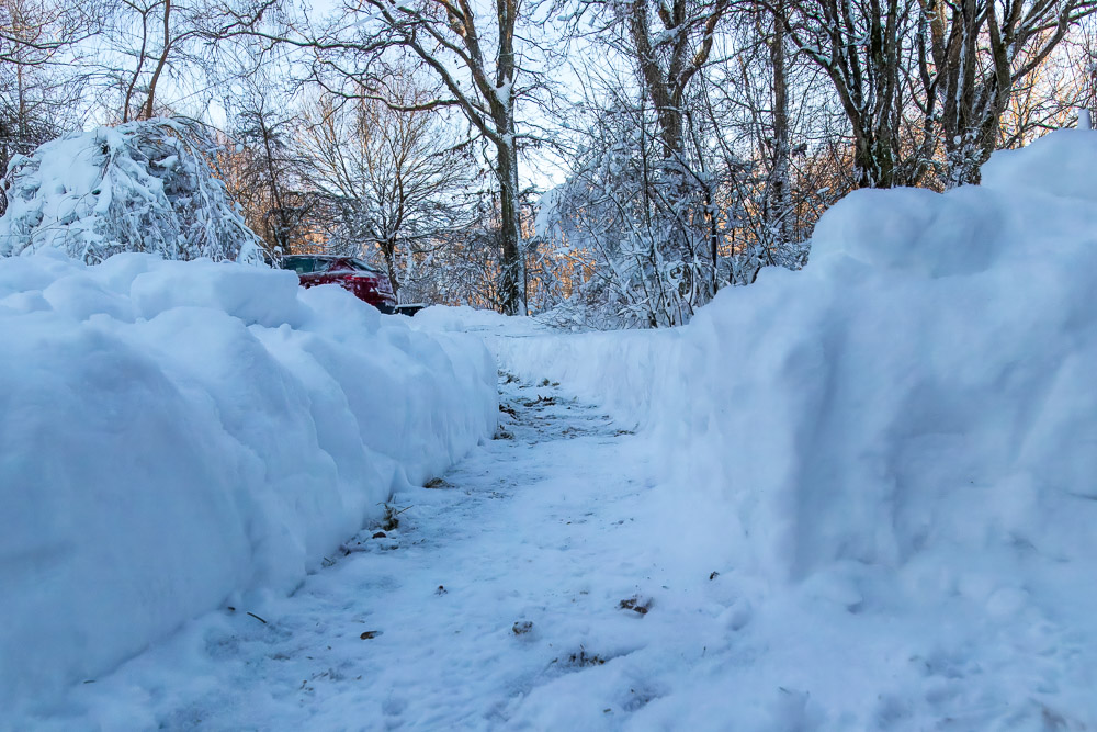 Snöskottningsskrytbild. Väldigt väl vald vidvinkel visar verkliga vidden av arbetet!